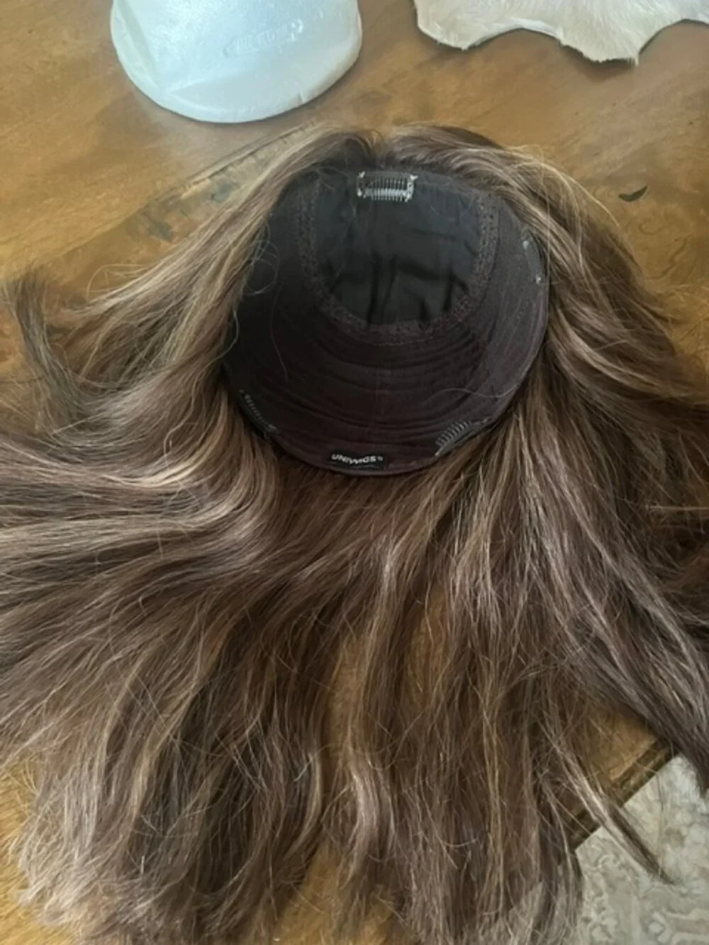 Uniwigs soft layered